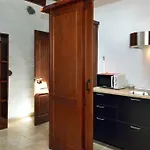 Lucia - La Lava Kır Evi